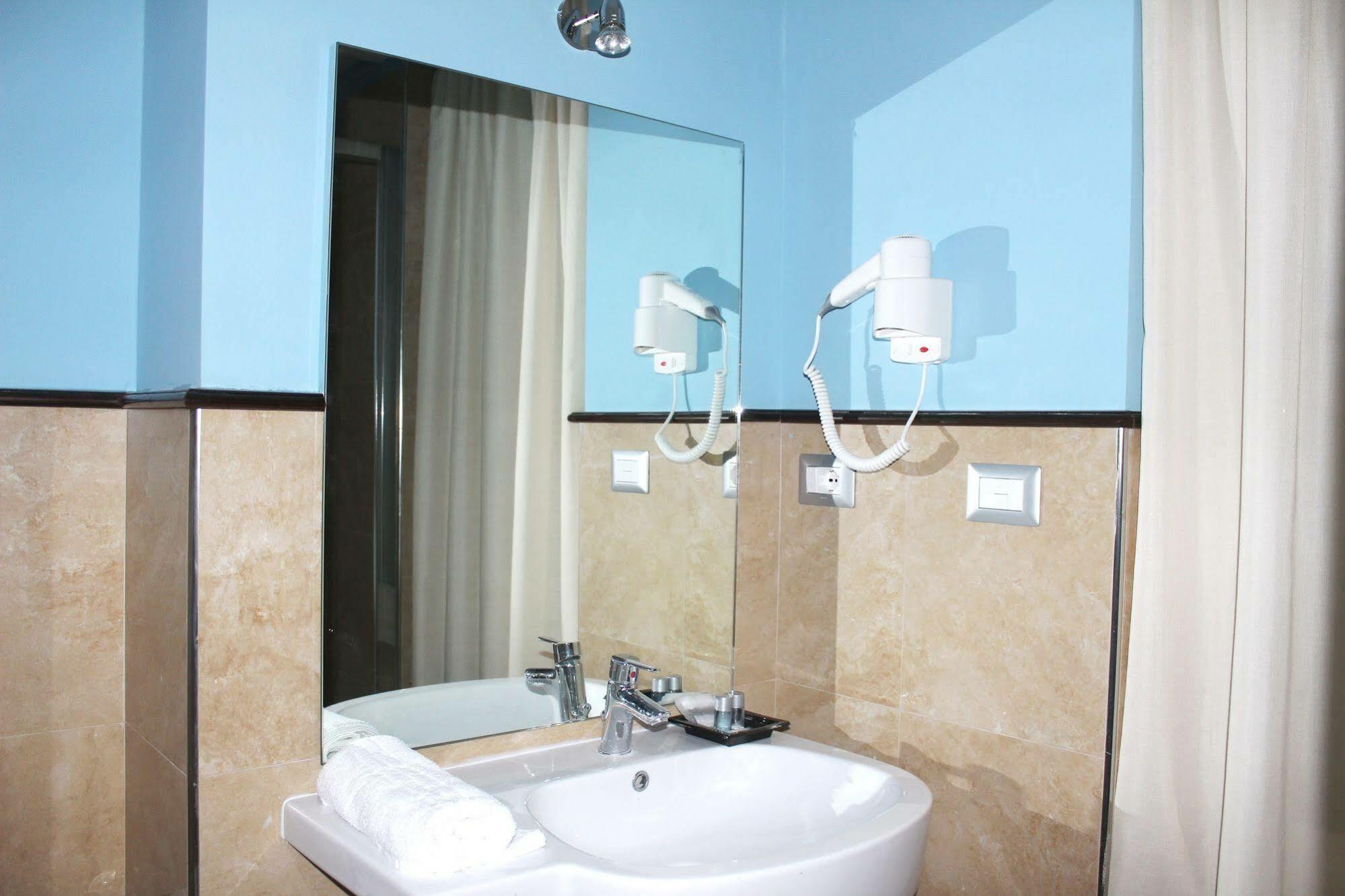 Hotel Gran Torino Rome Luaran gambar